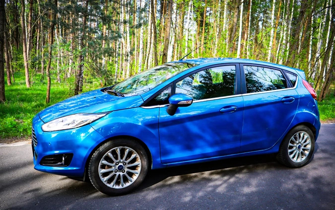 Ford Fiesta cena 27500 przebieg: 176000, rok produkcji 2014 z Ozorków małe 56